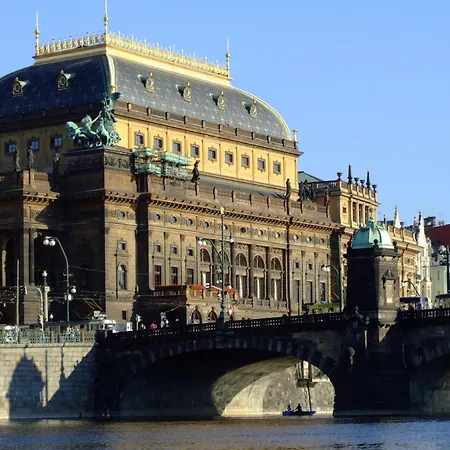 Cool On Letna D1 Homestay *